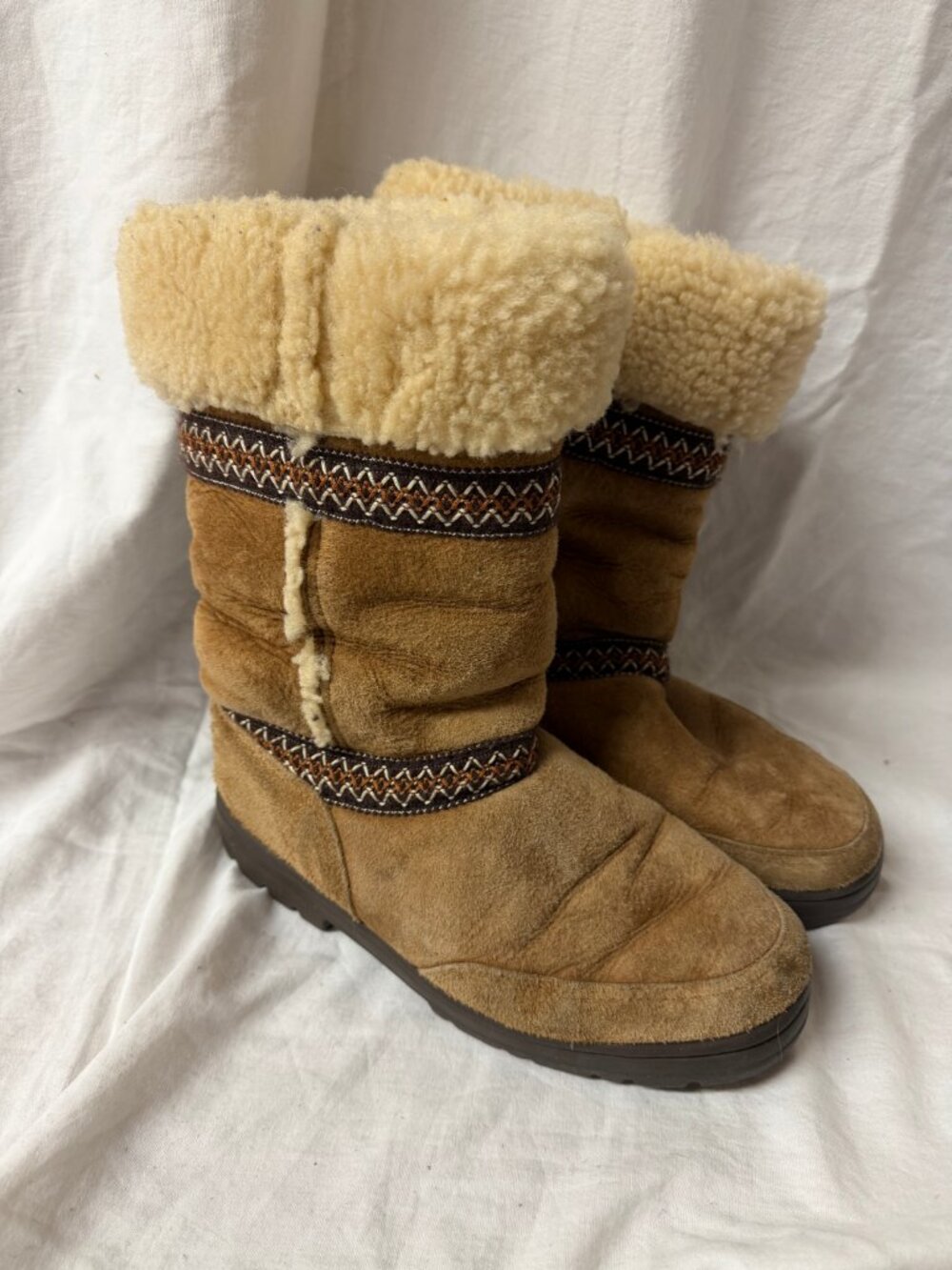 Ugg Sundance Revival Tasman Braid Trim Chestnut Sheepskin Boots Womens 10